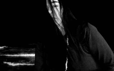 Paz en la guerra, Por Koncha Pinós.